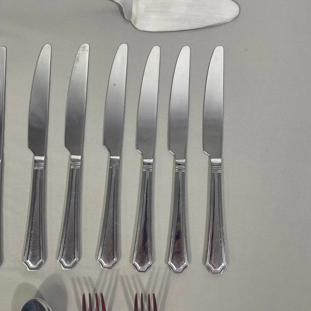 International Silver Carleigh 11 piece Stainless Steel Flatware & Pie‎ Server